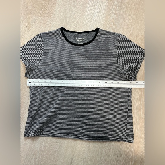 Black and white striped boxy crop tee - Picture 7 of 7